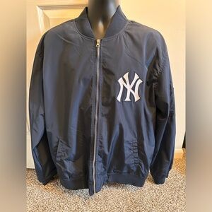 Men’s Yankees Bomber Jacket, Navy, size XL.